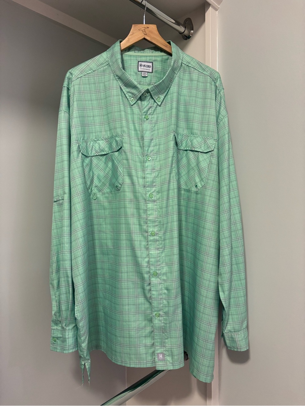 Heybo Men's Mint Green Plaid Button-Down Fishing Shirt - Picture 2 of 5